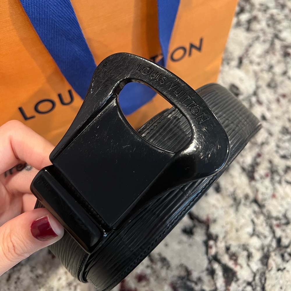 Louis Vuiton belt, used good, still nice